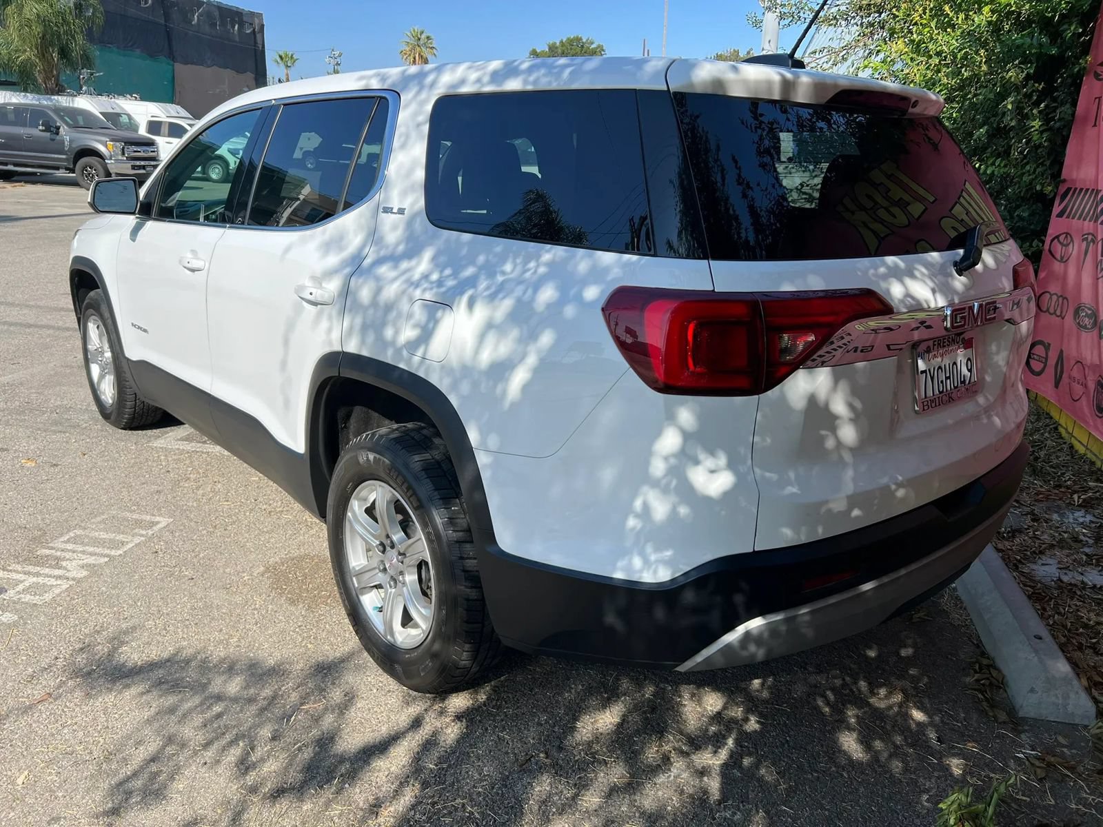 Used 2017 GMC Acadia SLE FWD image 6