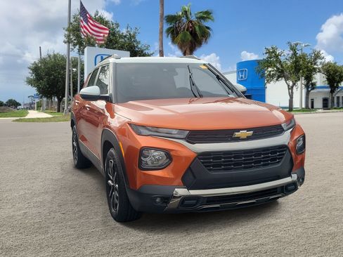 Used 2023 Chevrolet TrailBlazer ACTIV w/ Sun and Liftgate Package FWD image 1