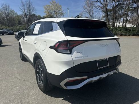 Used 2025 Kia Sportage LX FWD image 3