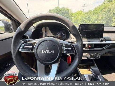 Used 2022 Kia Forte LXS FWD image 13
