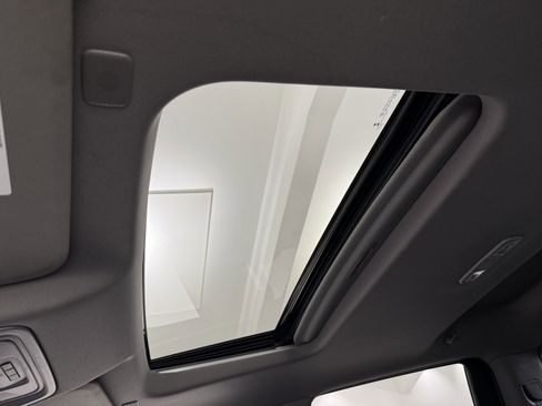 Used 2021 GMC Sierra 1500 Elevation w/ Preferred Package image 34