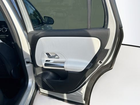 Used 2022 Mercedes-Benz GLA 250 4MATIC image 32