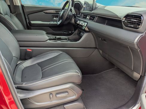 Used 2025 Honda Pilot Elite image 21