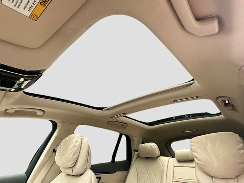 Used 2023 Mercedes-Benz EQS 580 4MATIC SUV w/ Exclusive Trim Package image 23