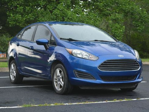 Used 2019 Ford Fiesta SE FWD image 3