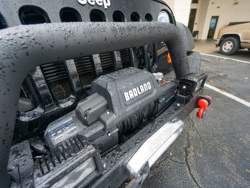 Used 2013 Jeep Wrangler Unlimited Rubicon image 12