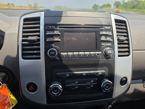 Used 2014 Nissan Xterra S AWD/4WD image 12