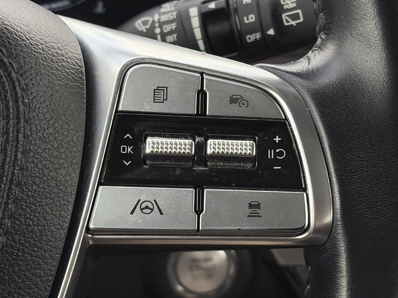 Used 2025 Kia Telluride S FWD image 14