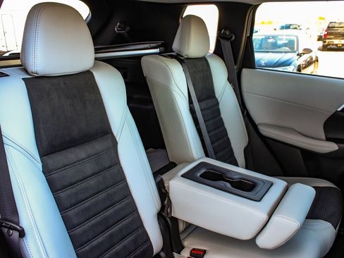 New 2025 Mitsubishi Outlander SE image 40