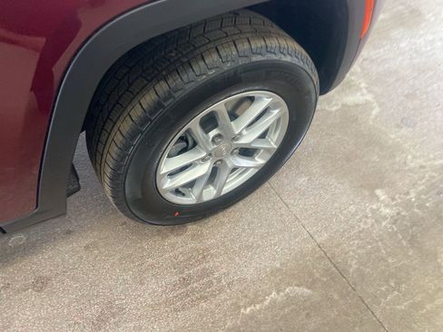 New 2026 Jeep Grand Cherokee L Laredo image 24