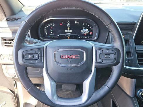 Used 2023 GMC Yukon SLT image 15