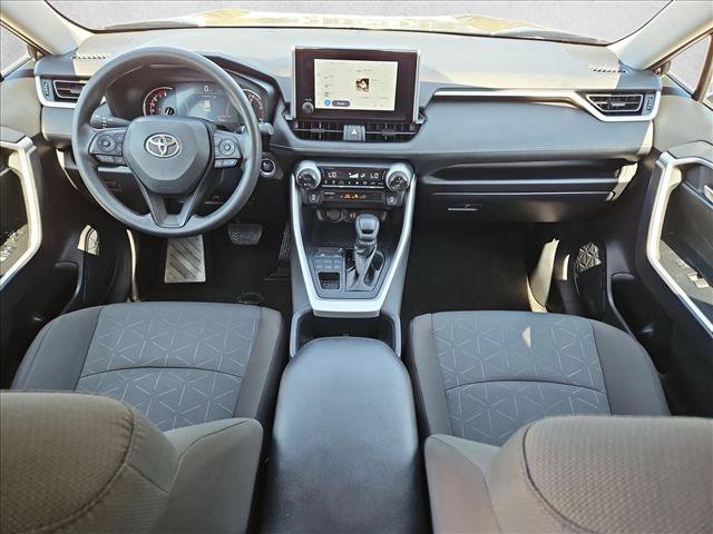 Used 2025 Toyota RAV4 XLE AWD/4WD image 17