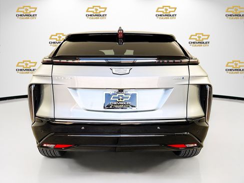 Used 2025 Cadillac Lyriq Luxury image 6