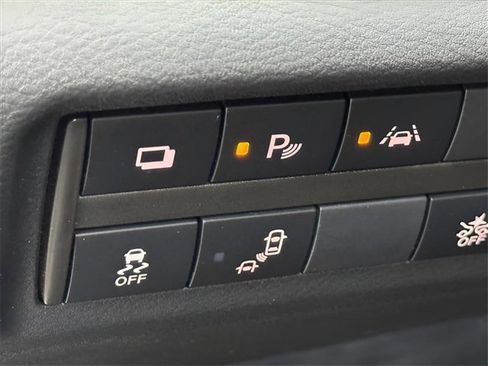 Used 2022 Nissan Kicks S image 15