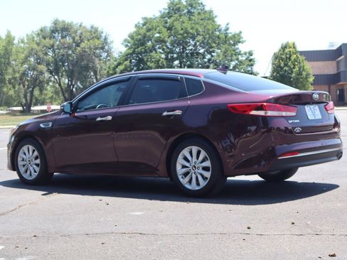 Used 2017 Kia Optima LX w/ Option Group 014 FWD image 7