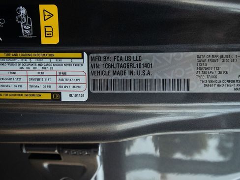 Used 2024 Jeep Gladiator Sport image 36