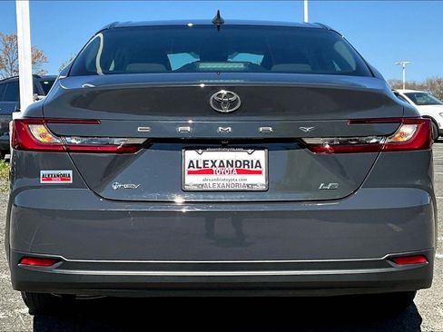 Used 2025 Toyota Camry LE image 4