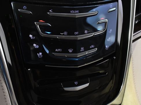 Used 2016 Cadillac Escalade Luxury AWD/4WD image 34