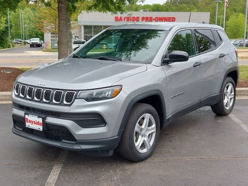 Used 2023 Jeep Compass Sport AWD/4WD image 7