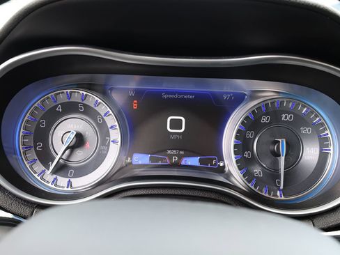 Used 2023 Chrysler 300 Touring L RWD image 36
