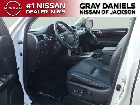 Used 2017 Lexus GX 460 Premium AWD/4WD image 24