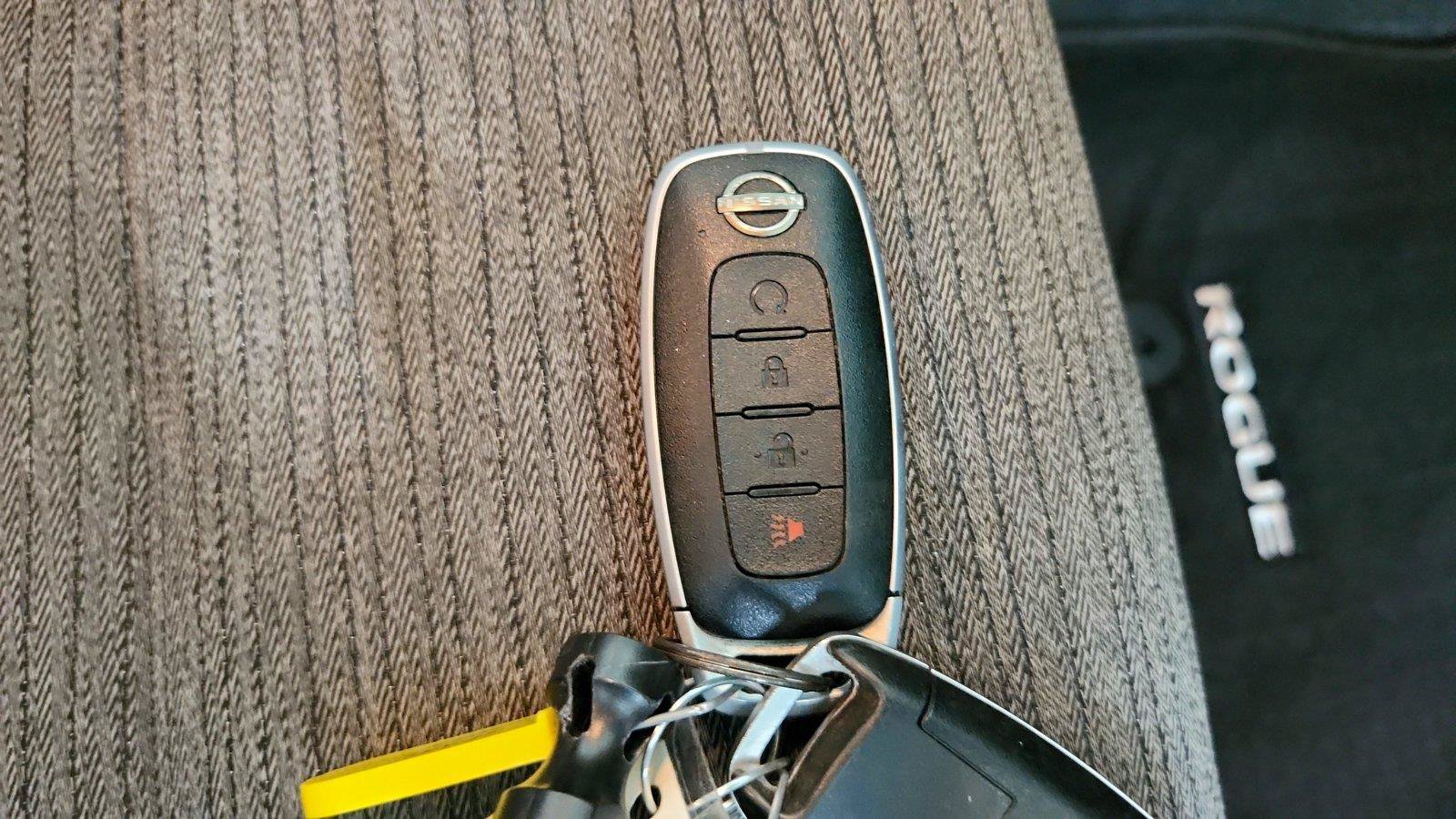Certified 2023 Nissan Rogue SV FWD image 28