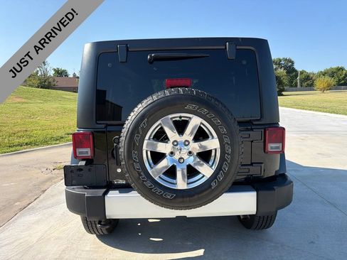 Used 2015 Jeep Wrangler Unlimited Sahara AWD/4WD image 6