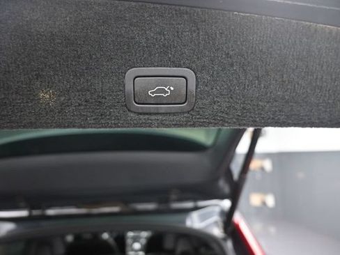 Used 2016 Volvo XC60 T5 Premier w/ Climate Package FWD image 24