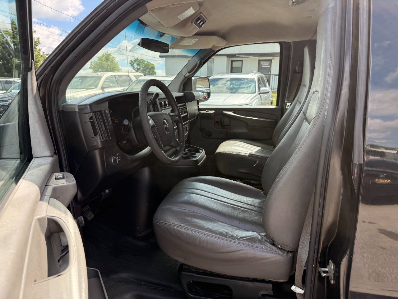 Used 2010 GMC Savana 1500 LS RWD image 19