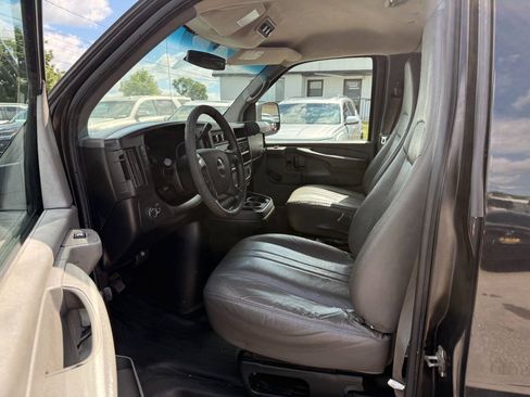 Used 2010 GMC Savana 1500 LS RWD image 19