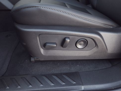 New 2025 GMC Canyon Elevation w/ Convenience Package image 11