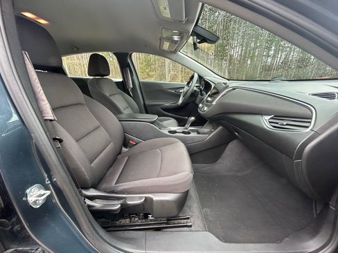 Used 2020 Chevrolet Malibu LT image 9