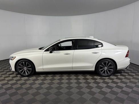 Used 2022 Volvo S60 B5 Momentum image 9