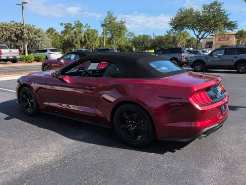 Used 2019 Ford Mustang Convertible RWD image 6