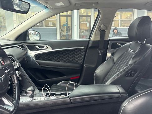Used 2019 Genesis G70 3.3T Advanced w/ Prestige Package image 9