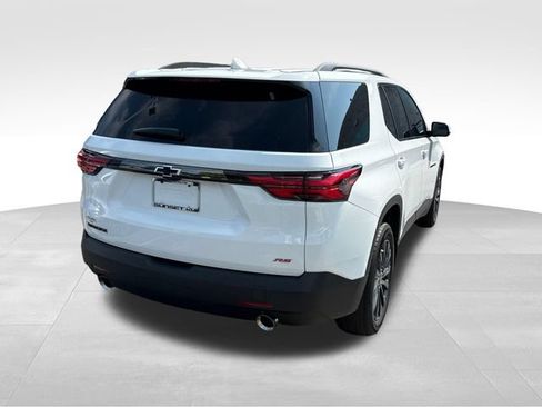 Used 2023 Chevrolet Traverse RS w/ LPO, Cargo Package FWD image 2