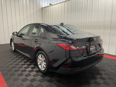 Used 2025 Toyota Camry LE FWD image 2