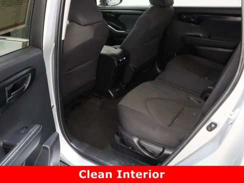 Certified 2023 Toyota Highlander LE image 27