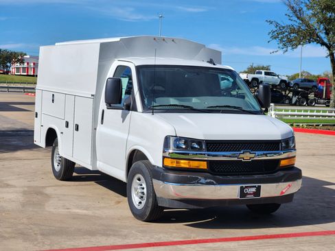 New 2025 Chevrolet Express 3500 w/ Power Convenience Package image 2
