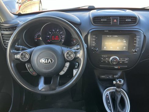 Used 2018 Kia Soul + image 20