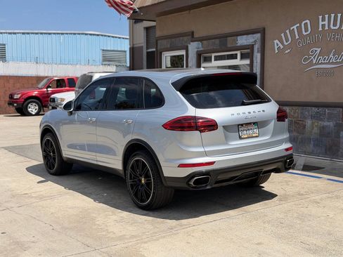 Used 2016 Porsche Cayenne AWD/4WD image 8
