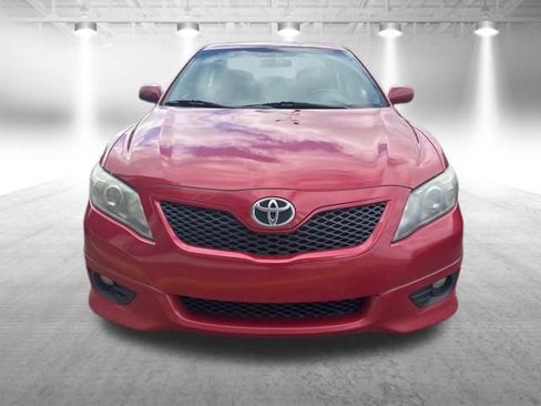 Used 2011 Toyota Camry SE w/ SE Extra-Value Pkg #1 FWD image 3