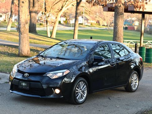 Used 2014 Toyota Corolla LE image 3