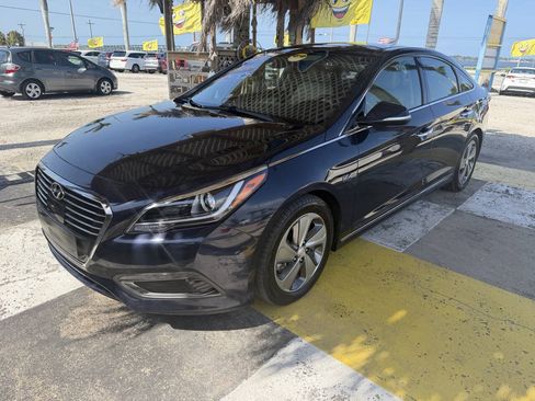 Used 2017 Hyundai Sonata Limited w/ Ultimate Package 02 FWD image 1