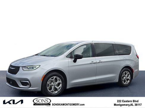 Used 2024 Chrysler Pacifica Limited FWD image 1