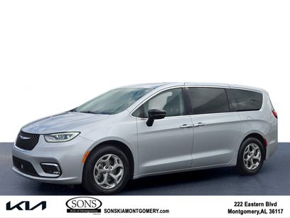 Used 2024 Chrysler Pacifica Limited