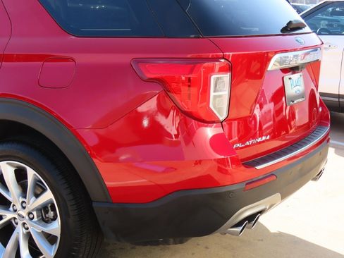 Used 2022 Ford Explorer Platinum w/ Equipment Group 601A image 16