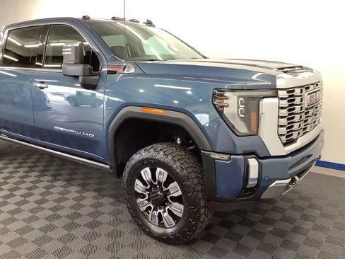 Used 2024 GMC Sierra 2500 Denali w/ Denali Reserve Package AWD/4WD image 28