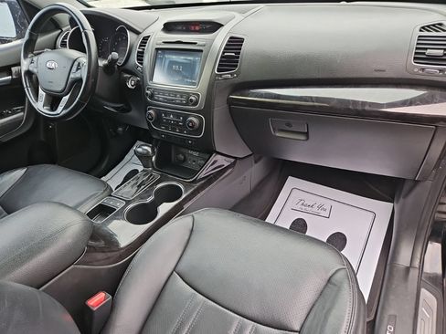 Used 2014 Kia Sorento SX w/ 3rd Row Package FWD image 29