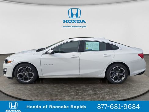 Used 2024 Chevrolet Malibu LT FWD image 2